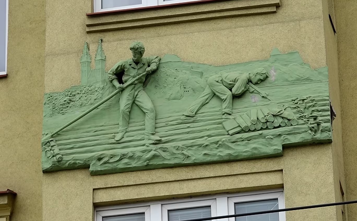 Screenshot 2026 05 29 at 12 44 42 Dům musí zbourat i s unikátní plastikou památkářům z fasády nešla sundat